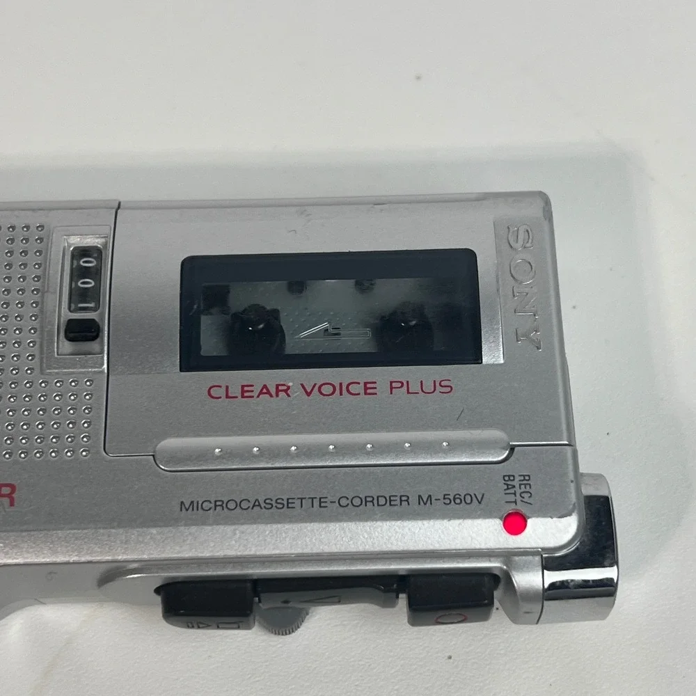 Sony M-560V Microcassette-Corder Handheld Voice Recorder FOR PARTS/REPAIR
